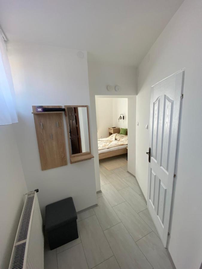Rad-Var Apartmanhaz Eger Eksteriør billede
